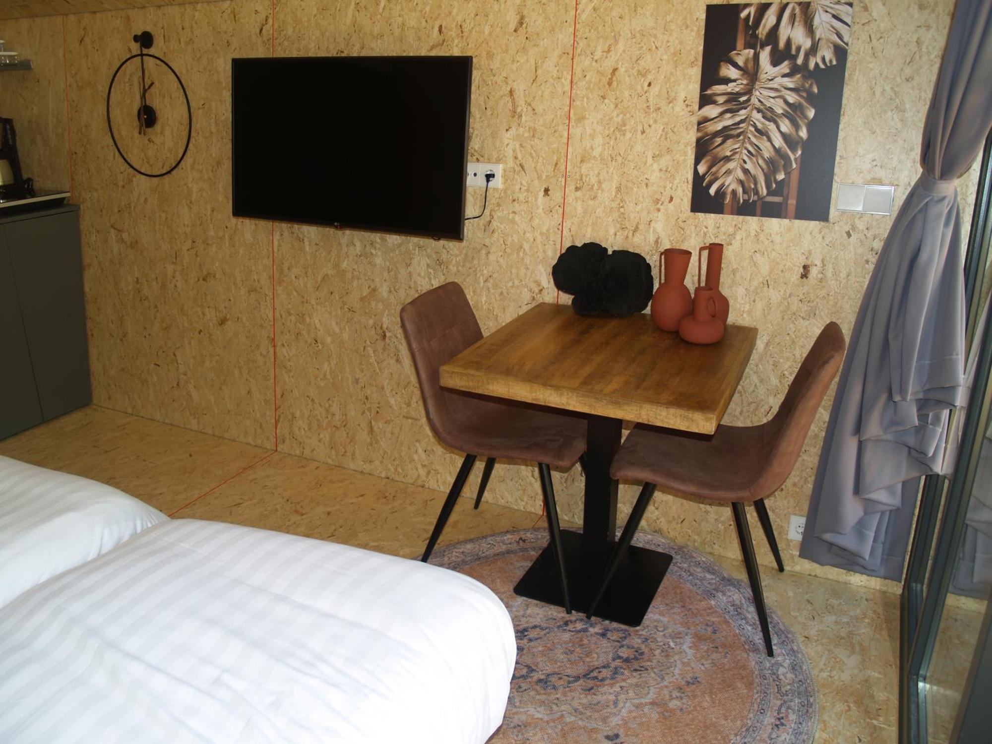 Europarcs Ruinen Hotel Room photo